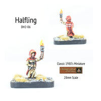 DH2-06 Halfling in cloak with torch