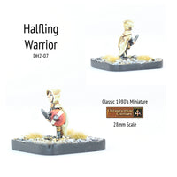 DH2-07 Halfling with blade and shield